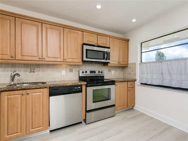 Building Photo - 21559 Cypress Hammock Dr