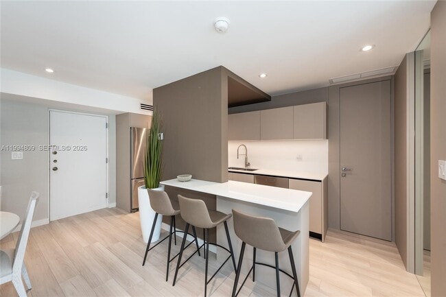 Building Photo - 255 Galen Dr