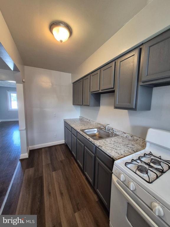 Building Photo - 2863 Edgecombe Cir S