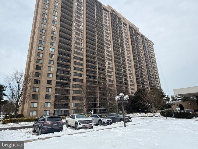 Building Photo - 3701 S George Mason Dr