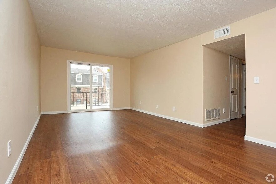 Living Area - 2220 Apartments