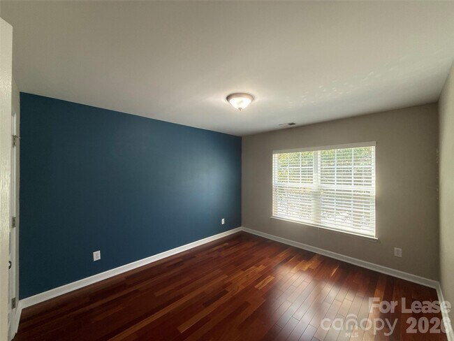 Building Photo - 2413 Merryvale Way