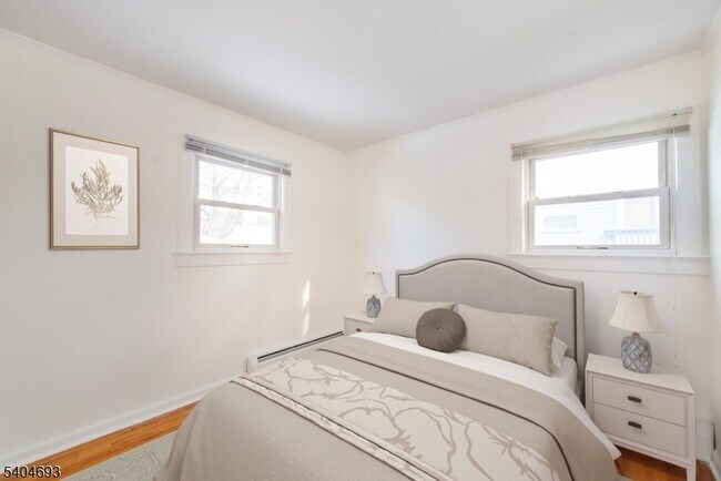 Building Photo - 116 Edison St