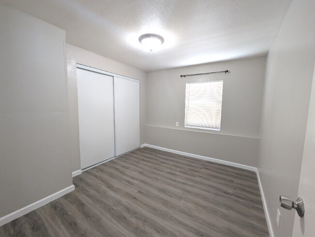 Building Photo - 440 48th St