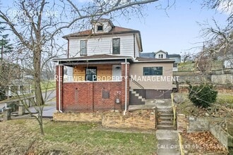 Building Photo - 2800 6th Ave