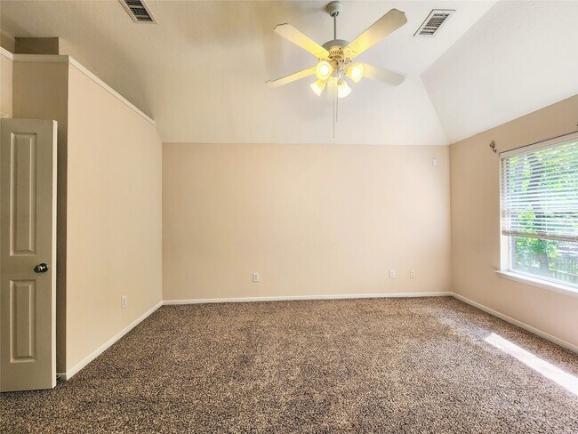 Building Photo - 11 Cider Mill Ct