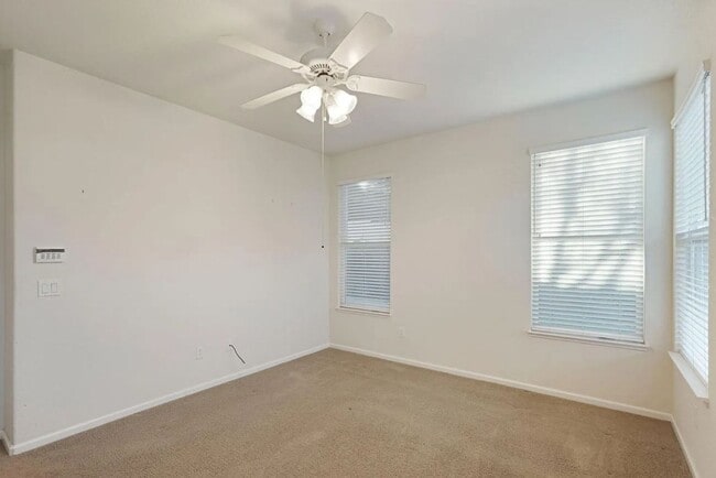 Building Photo - 1911 Lexington Dr