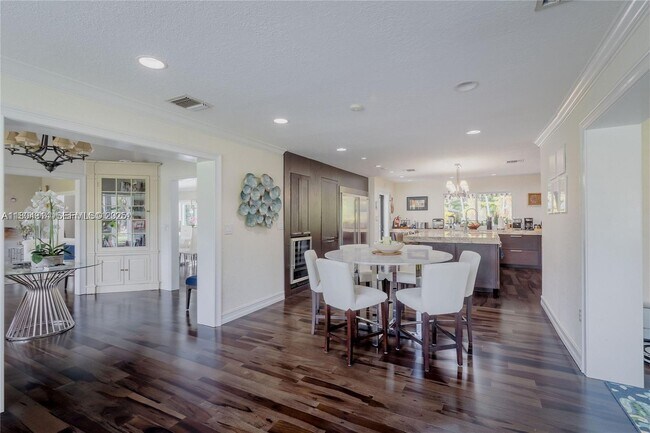 Building Photo - 8500 SW 70th St