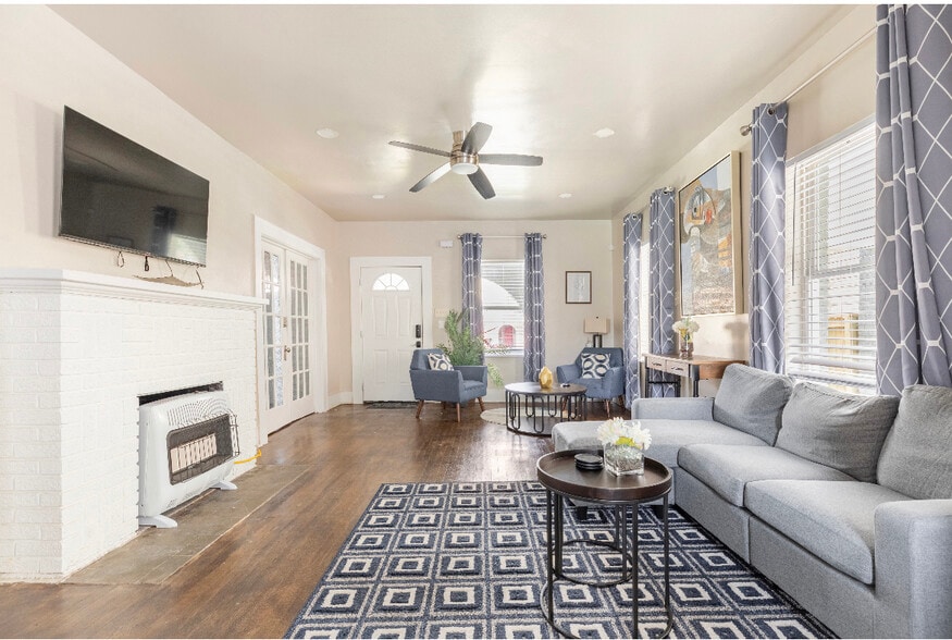 Downstairs shared living room - 2108 Berry St