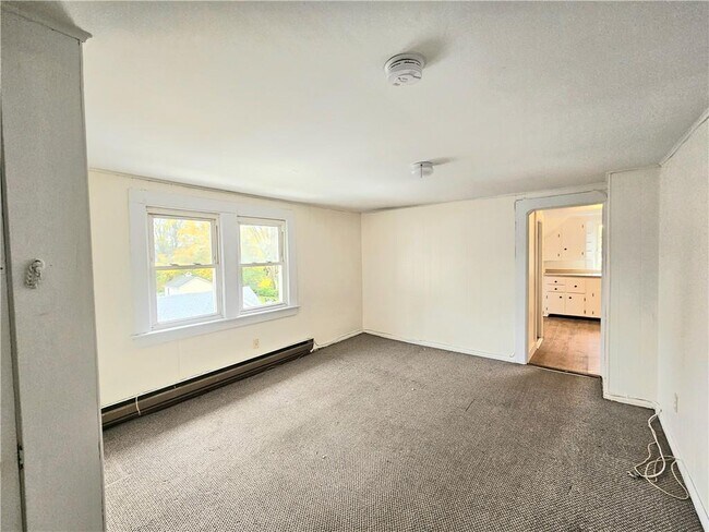 Building Photo - 13 York Ave