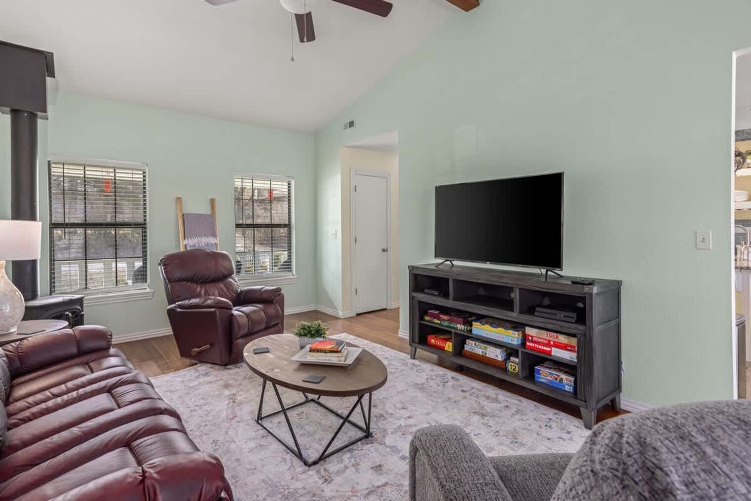 Building Photo - 2110 Loren Cir