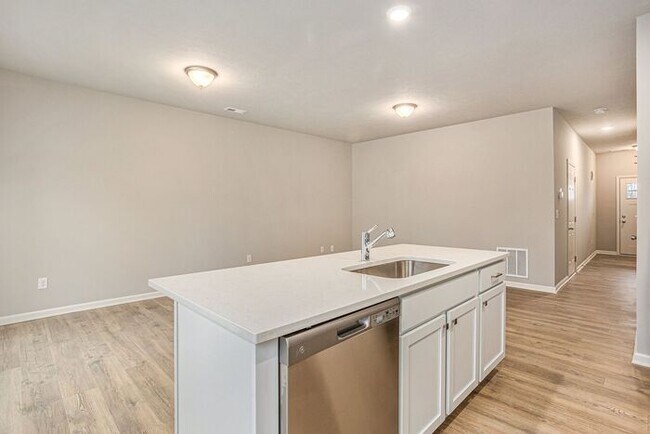 Building Photo - 3517 E Sedge Wren Dr