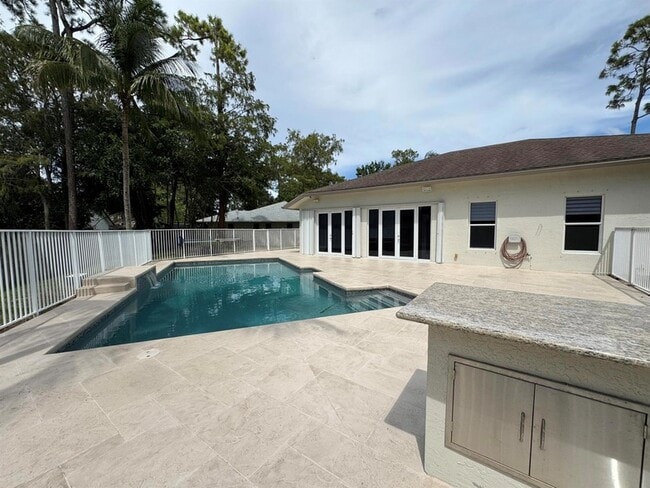 Building Photo - 969 Meadow Ave