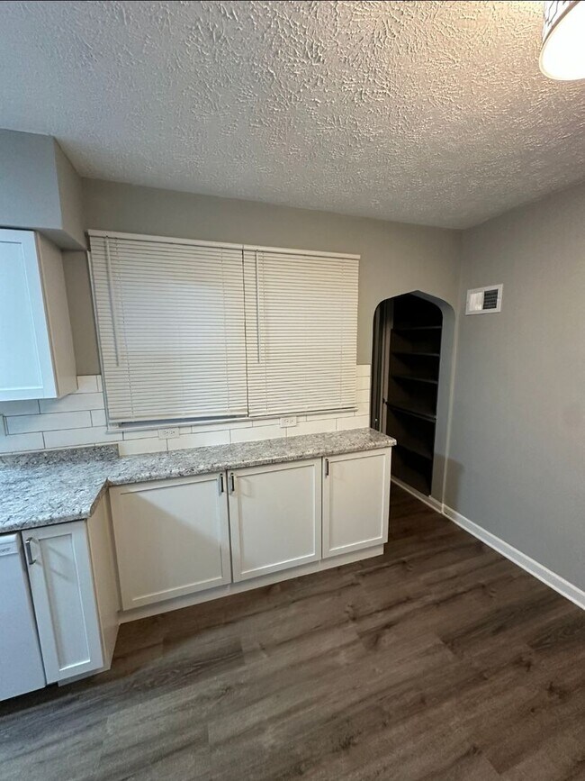 Building Photo - Four Bedroom Home Available Now!