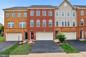 Building Photo - 21234 Park Grove Terrace