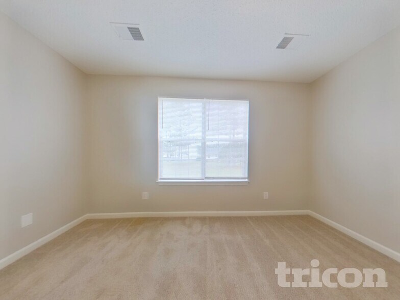 Building Photo - 1306 May Oak Cir