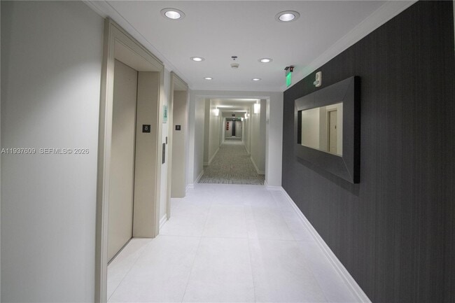 Building Photo - 2665 SW 37th Ave