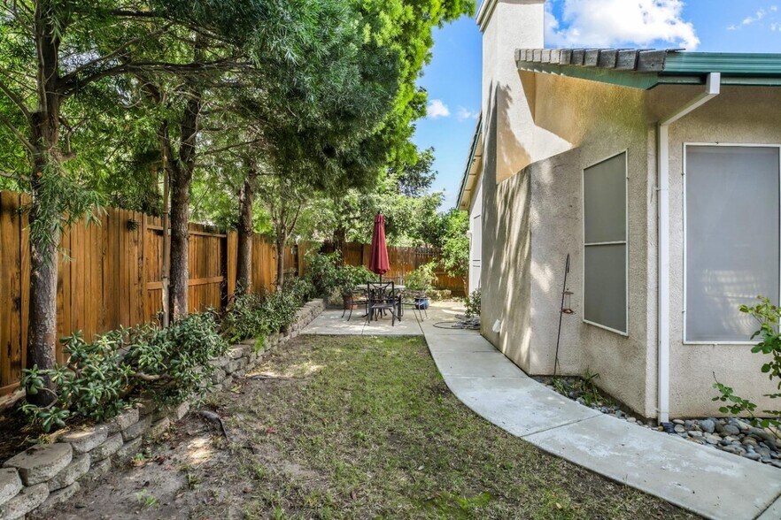Building Photo - 4287 Windsong Dr