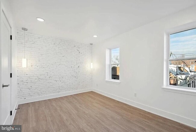 Building Photo - 5043 Spruce St