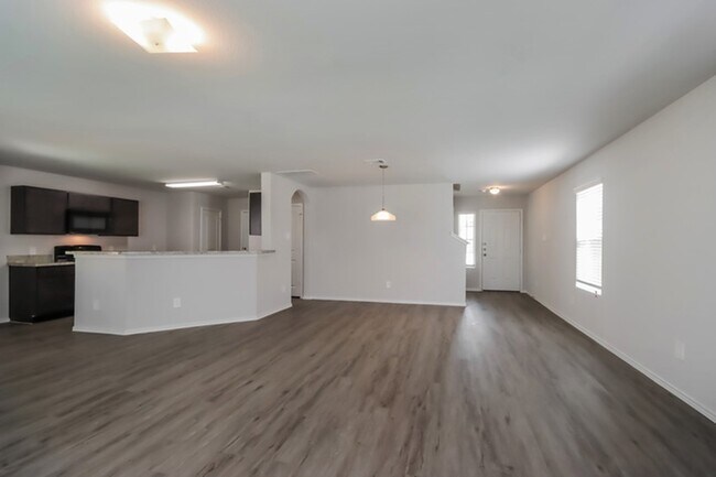 Building Photo - 204 Blue Crane St