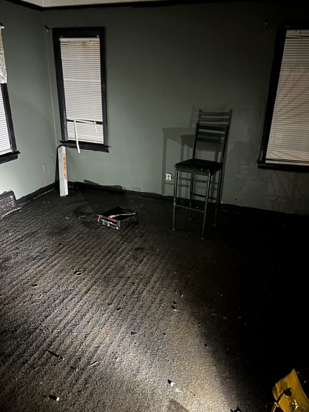 Primary Photo - 20438 Russell St