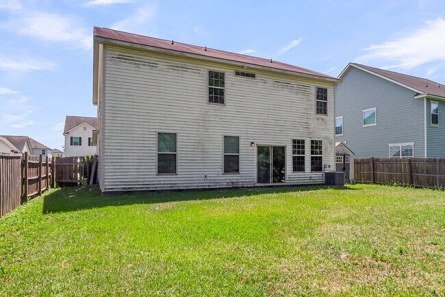 Building Photo - Beautiful & Bright 5BR Home with Large Bac...