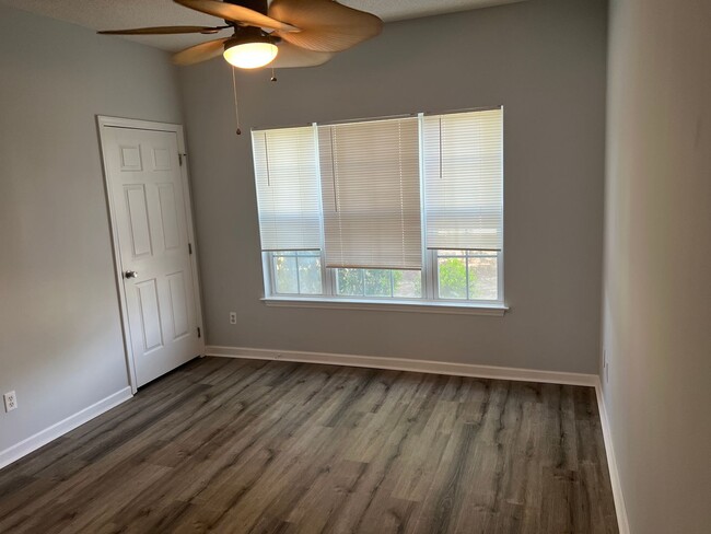 Building Photo - First Floor, End Unit, Two bedroom, Two ba...