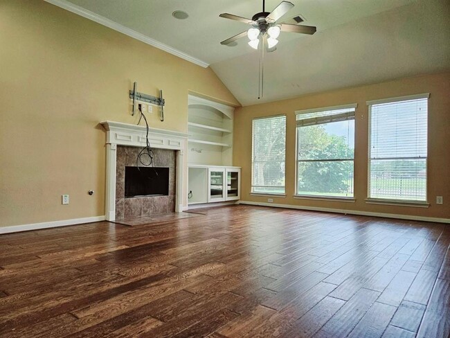 Building Photo - 707 Aqua Vista Ln