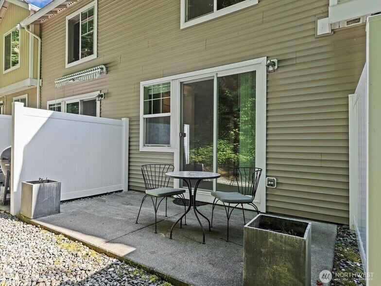 Building Photo - 3717 S Holly Park Dr