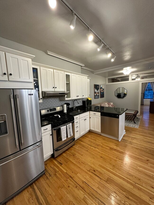 Building Photo - 135 Park Ave