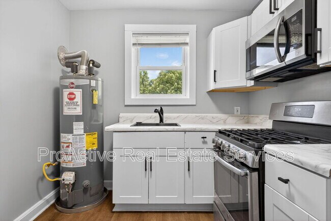 Building Photo - 1201 Tallwood St