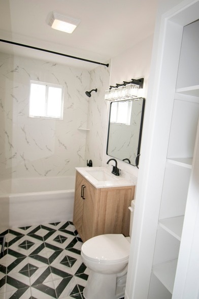 Building Photo - 903 Porter St