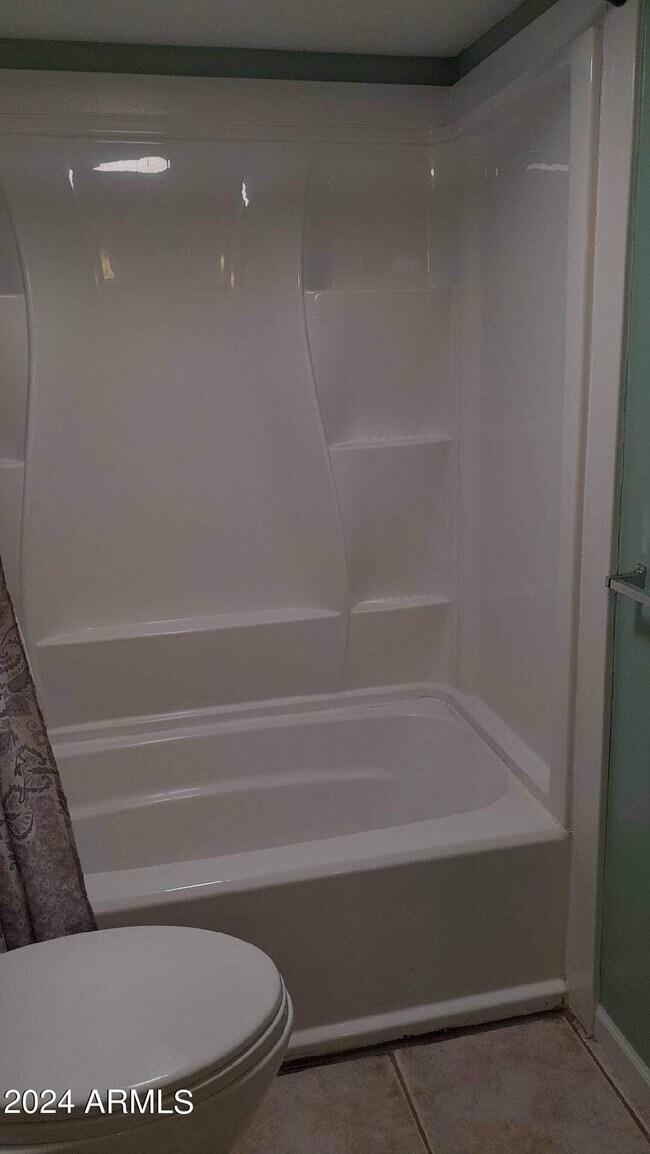 Building Photo - 3529 E Palm Ln