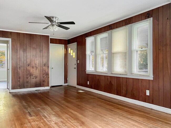 Building Photo - 1991 Higdon St