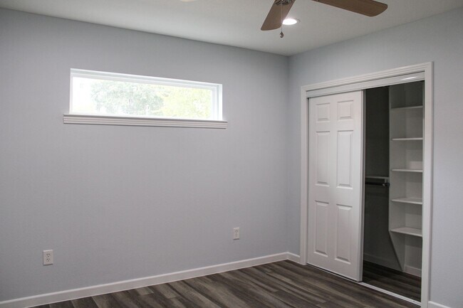 Building Photo - OLMOS PARK TERRACE DUPLEX