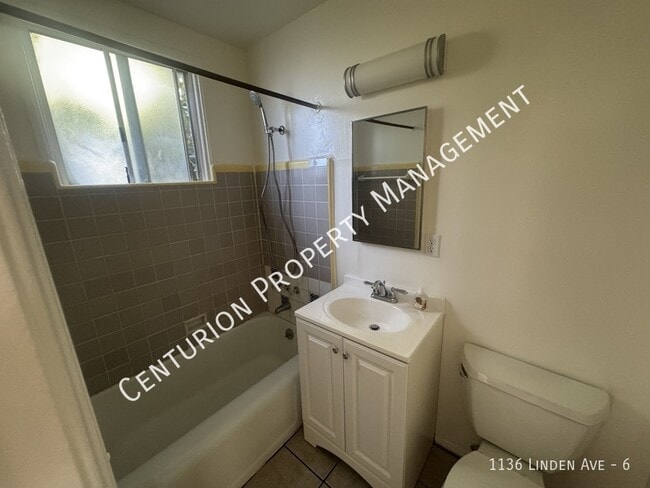 Building Photo - 1136 Linden Ave