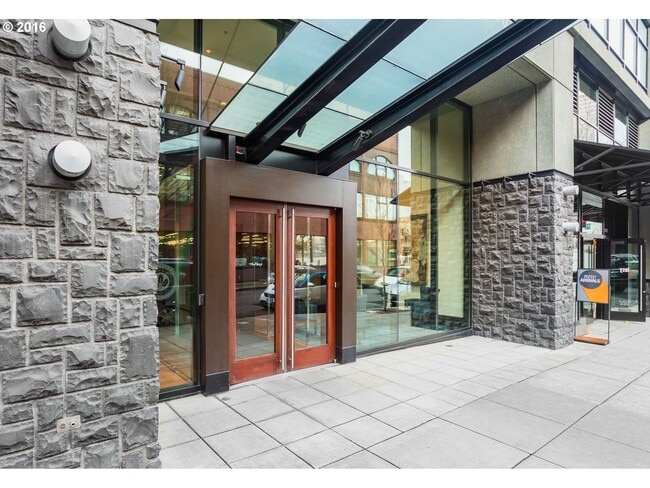 Building Photo - 1025 NW Couch St