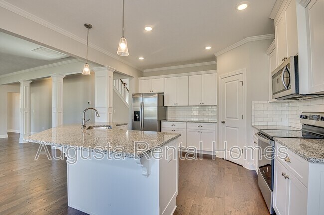 Building Photo - 909 Chesford Dr