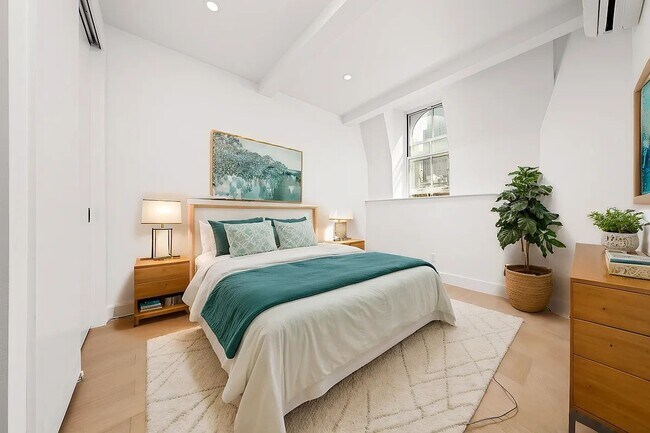 Building Photo - 110 Reade St