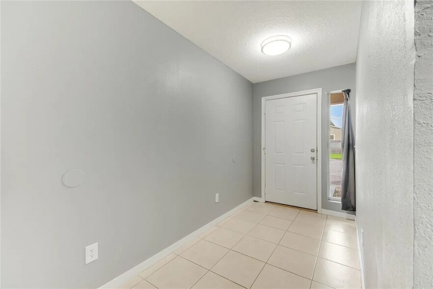 Building Photo - 1007 Butterfly Blvd