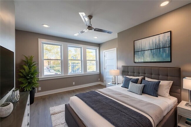 Building Photo - 533 N Euclid Ave