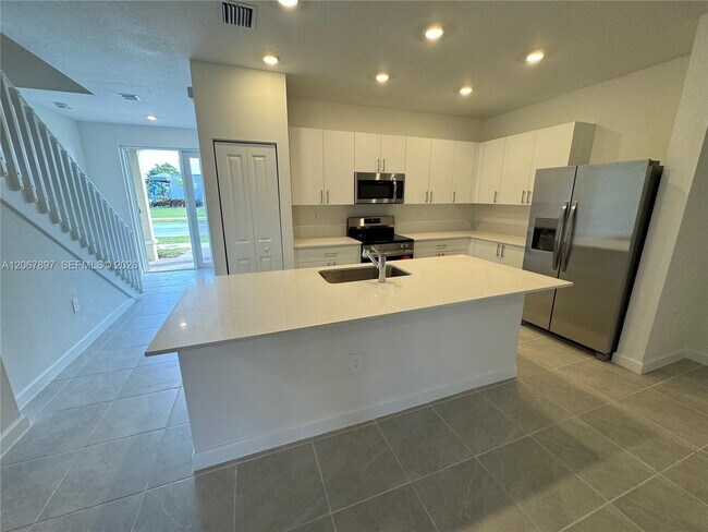Building Photo - 26422 SW 148th Ct