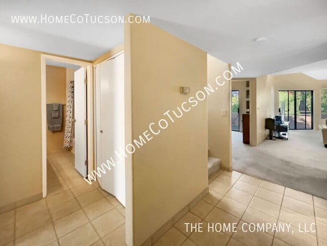 Building Photo - Short Term Furnished Foothills Condo 5675 N Camino Esplendora-2211