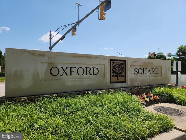 Building Photo - 7018 Foxton Way