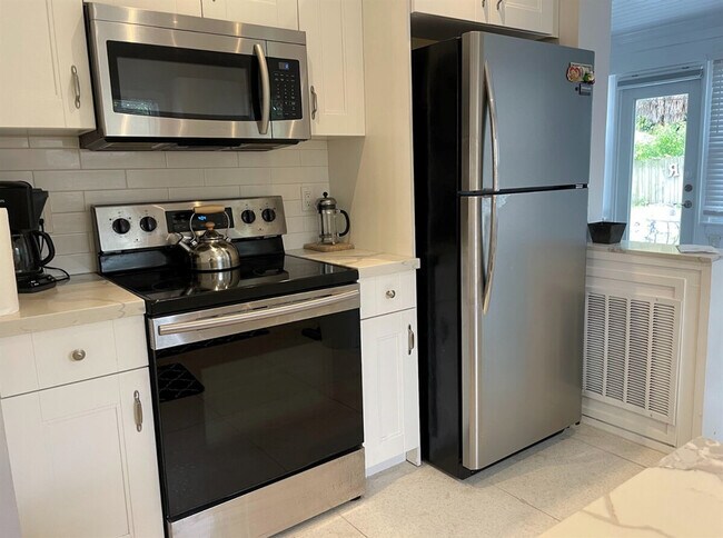 Building Photo - 310 30th St