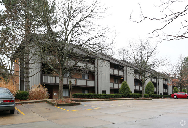 Primary Photo - 1300 Bailey Rd