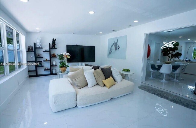 Building Photo - 31 SW 6th St