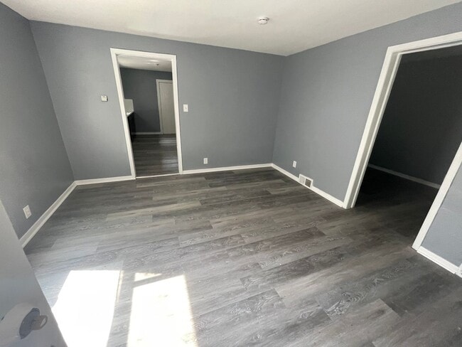 Building Photo - SECTION 8 and EDEN Accepted!! Spacious New...