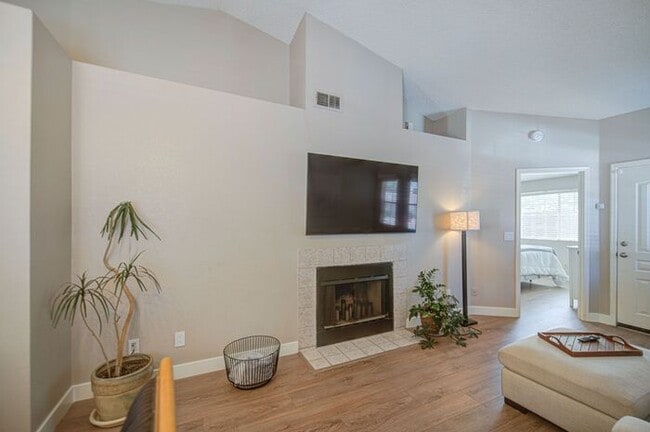 Building Photo - Beautiful 2 Bedroom Condo in Gilbert