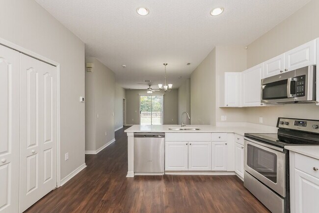 Building Photo - 10349 Tecoma Dr